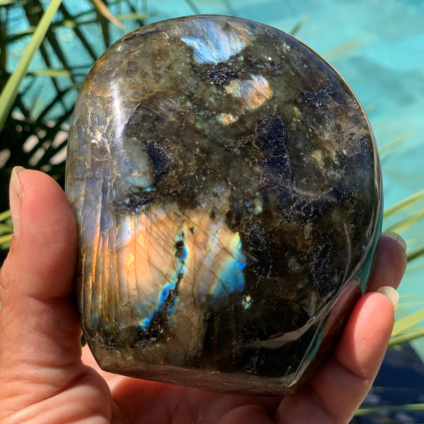 Magnificent natural blue labradorite stone, intense reflections – Oussia