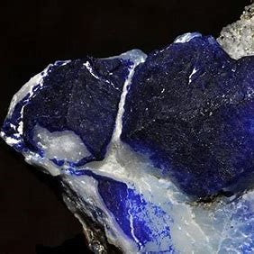 What is the history attached to the natural stone Lapis-Lazuli? 