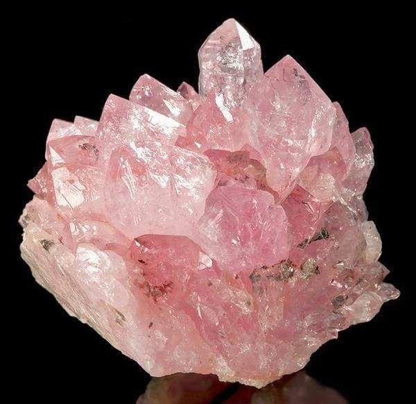 Le quartz rose, la pierre du cœur et de l'amour