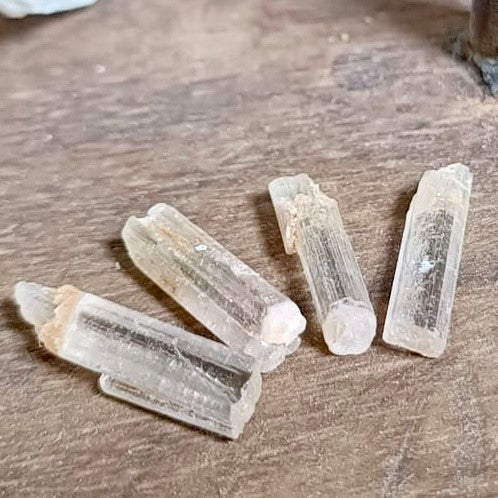 Le cristal de tourmaline, un minéral cristallin fascinant et polyvalent