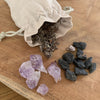 L'indispensable sac de protection en lithothérapie lavande, tourmaline, améthyste