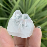Apophyllite blanche, un cristal unique à l'éclat nacré