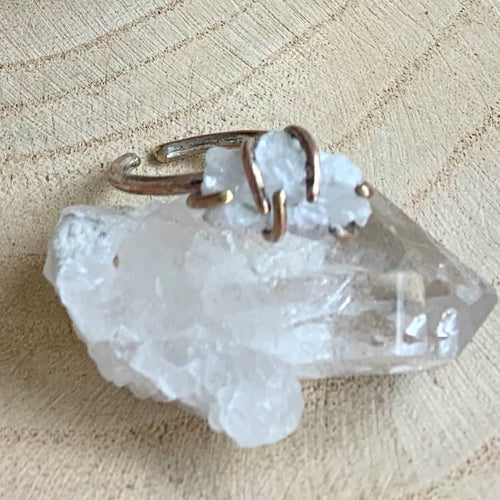 Raw crystal ring, a unique model