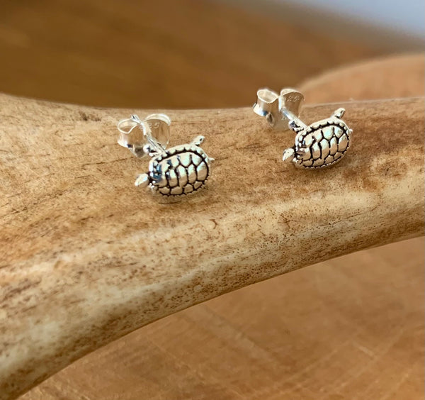 Boucles d’oreilles tortue en argent, symbole de sagesse et de longévité