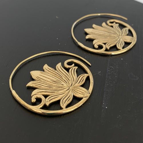Créole forme de Lotus en bronze, fleur de Lotus