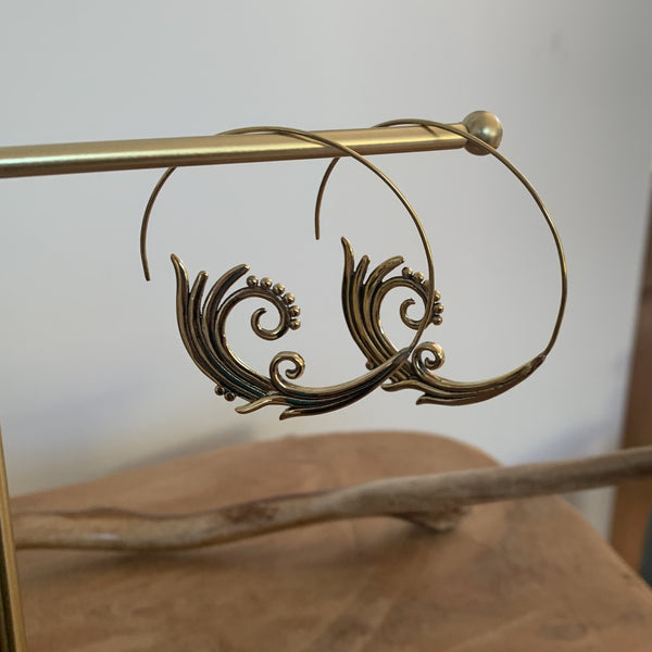 Boucles d'oreilles fleurs trompette en bronze, grandes créoles