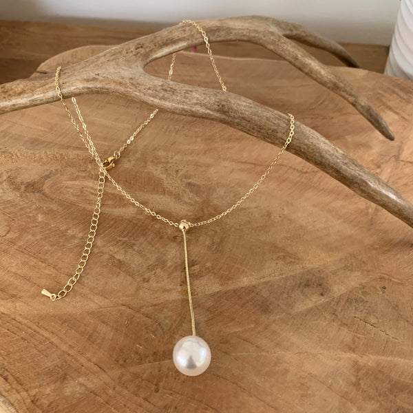 Collier en forme Y avec perle, un collier délicat