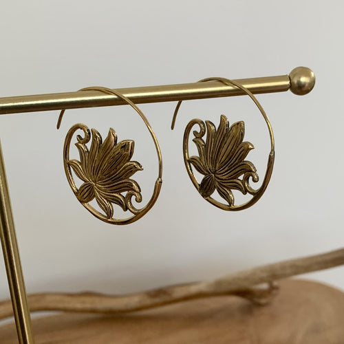 Créole forme de Lotus en bronze, fleur de Lotus, un bijoux d'été