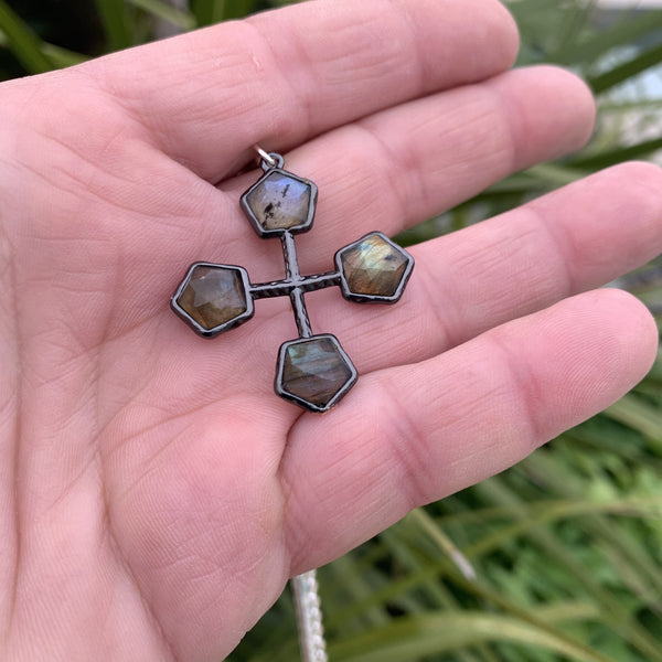 Labradorite collier croix du Languedoc, collier tendance