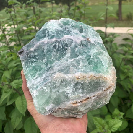 Small quartz geode 200g, whole