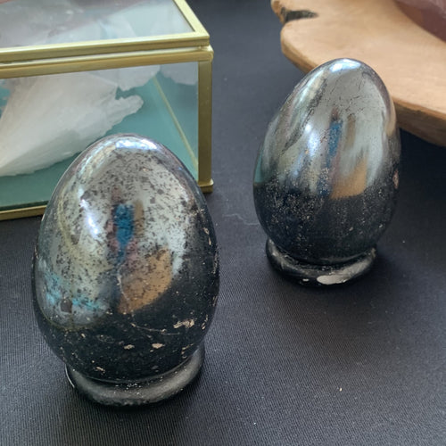 Gros œuf en hématite 65mm "la pierre d'ancrage", oeuf en pierre