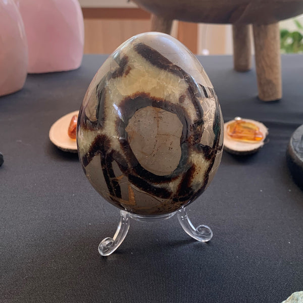 Septarian egg, egg of septaria and yellow calcite of 534g
