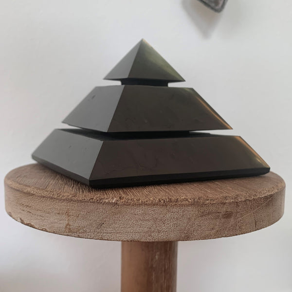 Pyramide Sakkara en shungite contre les ondes électromagnétiques