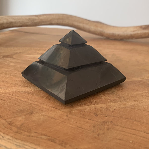 Pyramide Sakkara en shungite, pyramide à degrés de Saqqarah