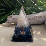 Orgonite Shungite en pyramide avec Arbre de vie, une énergie bienfaisante