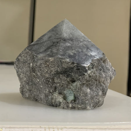 Géode de cristal de quartz vendue entière, taille moyenne 400g