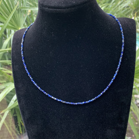 Collier en cyanite bleue double chaine pour un bijou unique