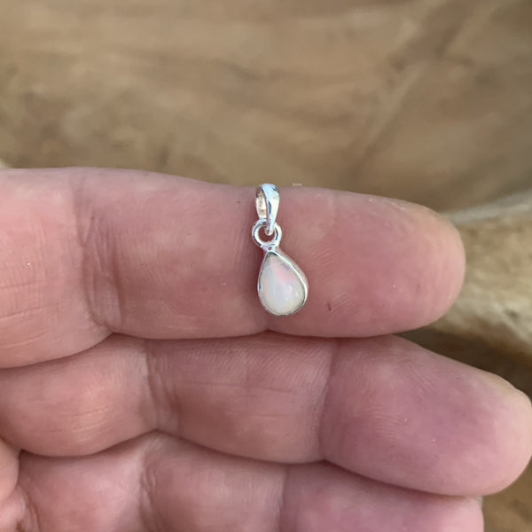 Collier opale d'Australie, pierre de naissance d'octobre, opale blanche