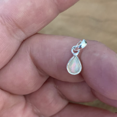 Boucles d'oreilles en opale d'Ethiopie, des gouttes d'opale véritable