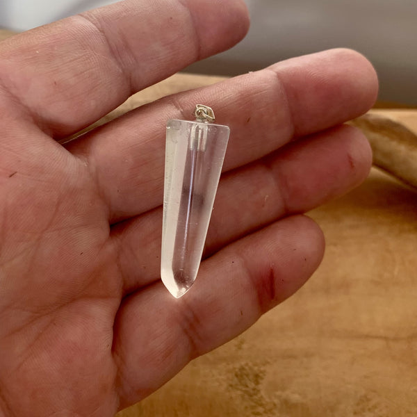 Pendentif pointe de quartz clair