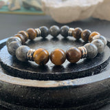 Men's bracelet in 10mm natural pearls, tiger eye, labradorite, black lava, biker bracelet
