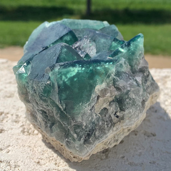 Grosse fluorite verte cristallisée "la pierre du Génie"