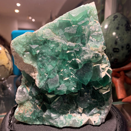 Grosse fluorite verte cristallisée "la pierre du Génie"